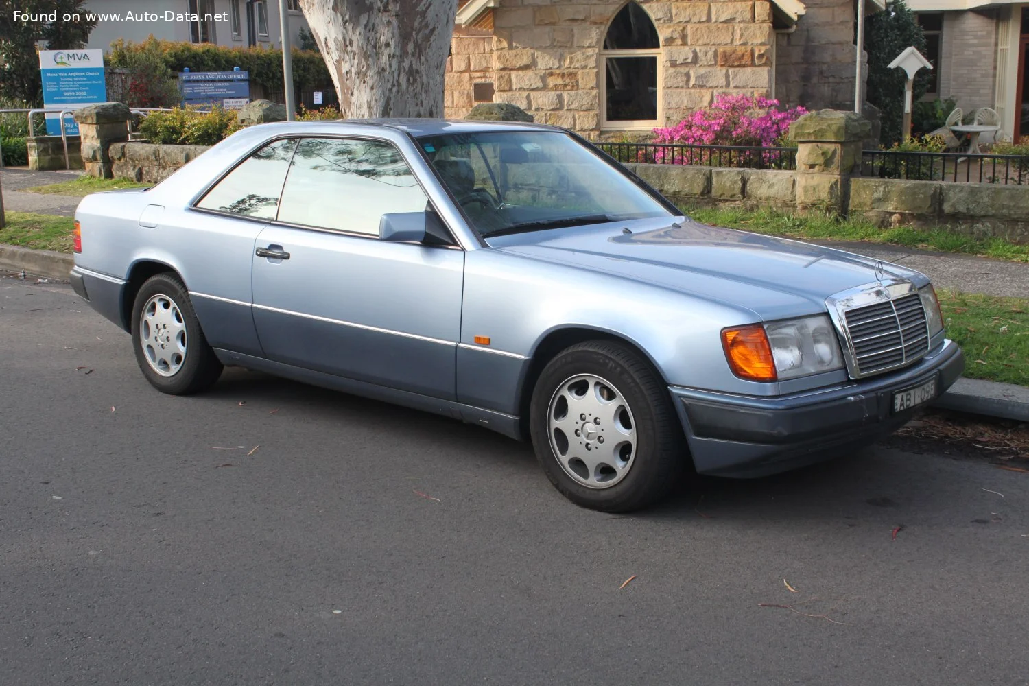 Mercedes-Benz W124 200 CE (122 Hp)1990 - 1992 - 1