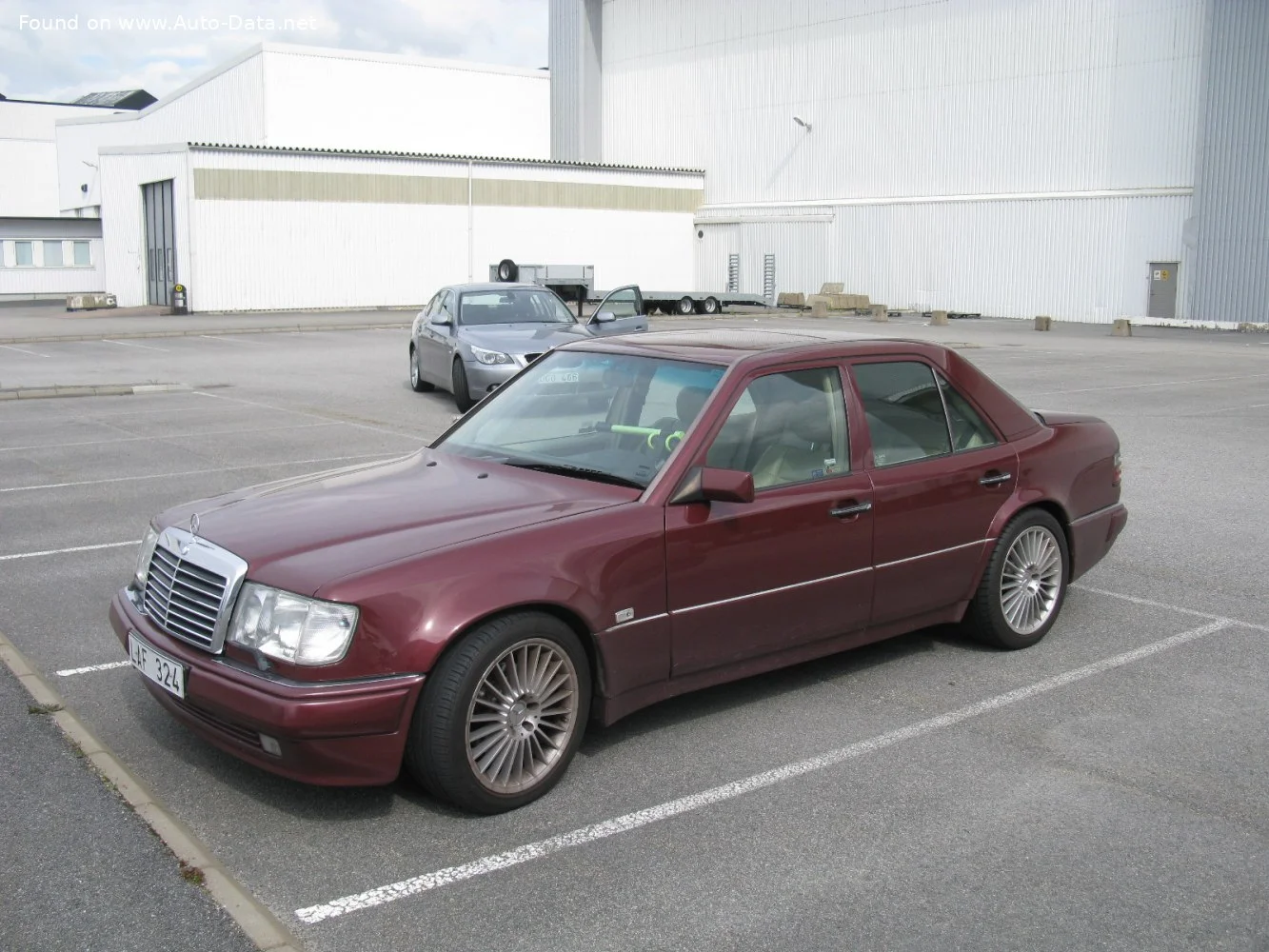 Mercedes-Benz W124 200 (105 Hp)1989 - 1990 thumbnail 3