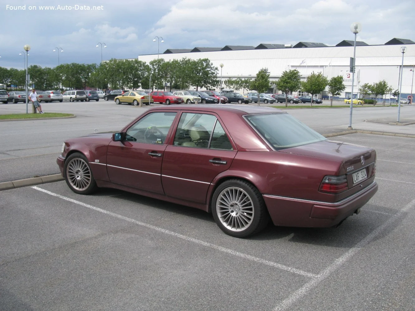Mercedes-Benz W124 200 (105 Hp)1989 - 1990 thumbnail 4