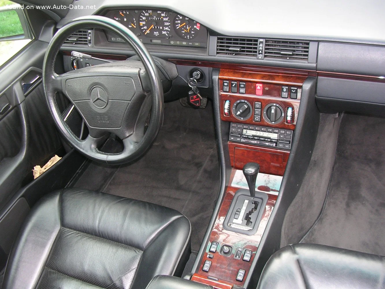 Mercedes-Benz W124 200 (105 Hp)1989 - 1990 thumbnail 10