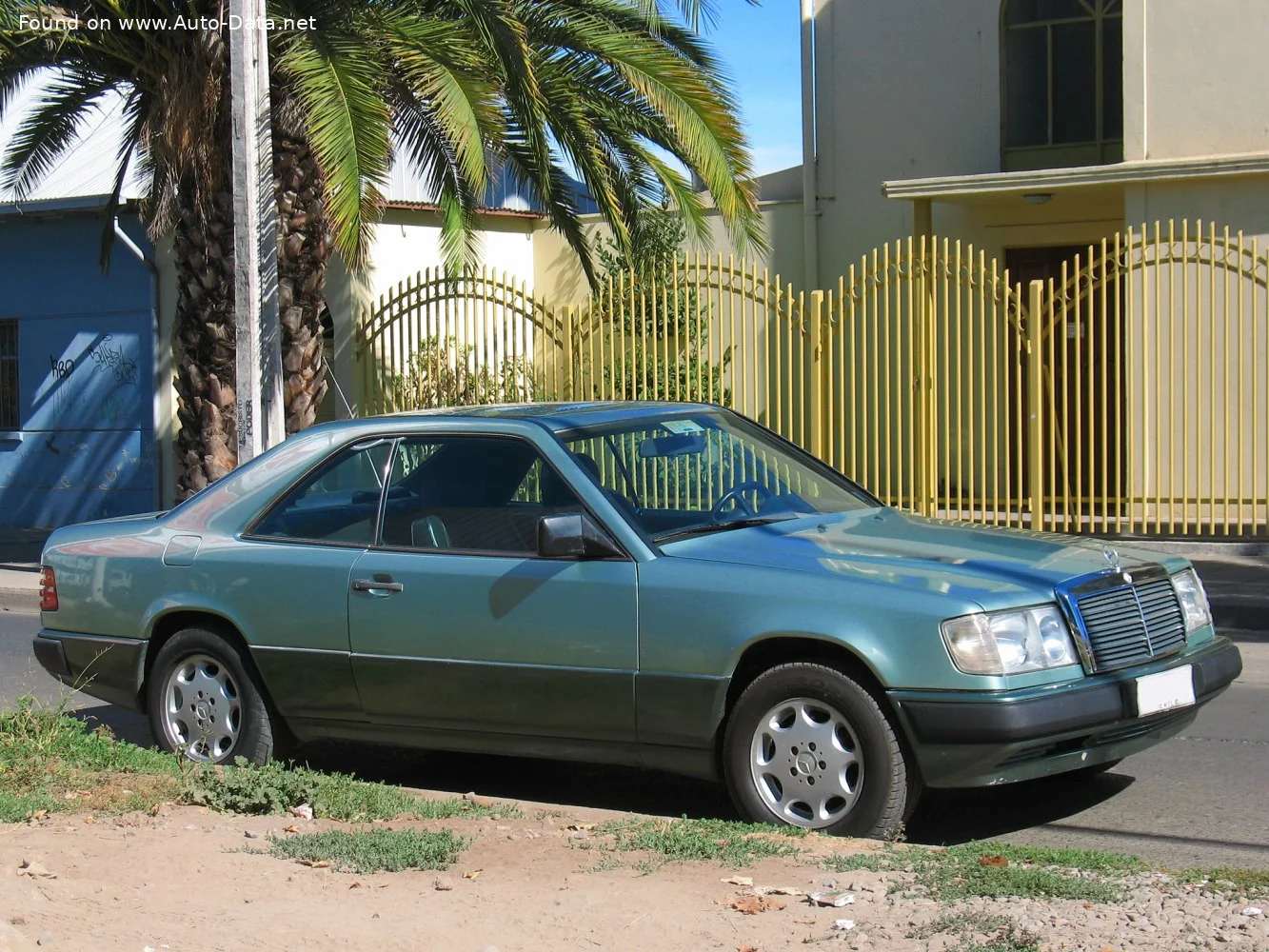 Mercedes-Benz W124 230 CE (132 Hp)1987 - 1989 thumbnail 3