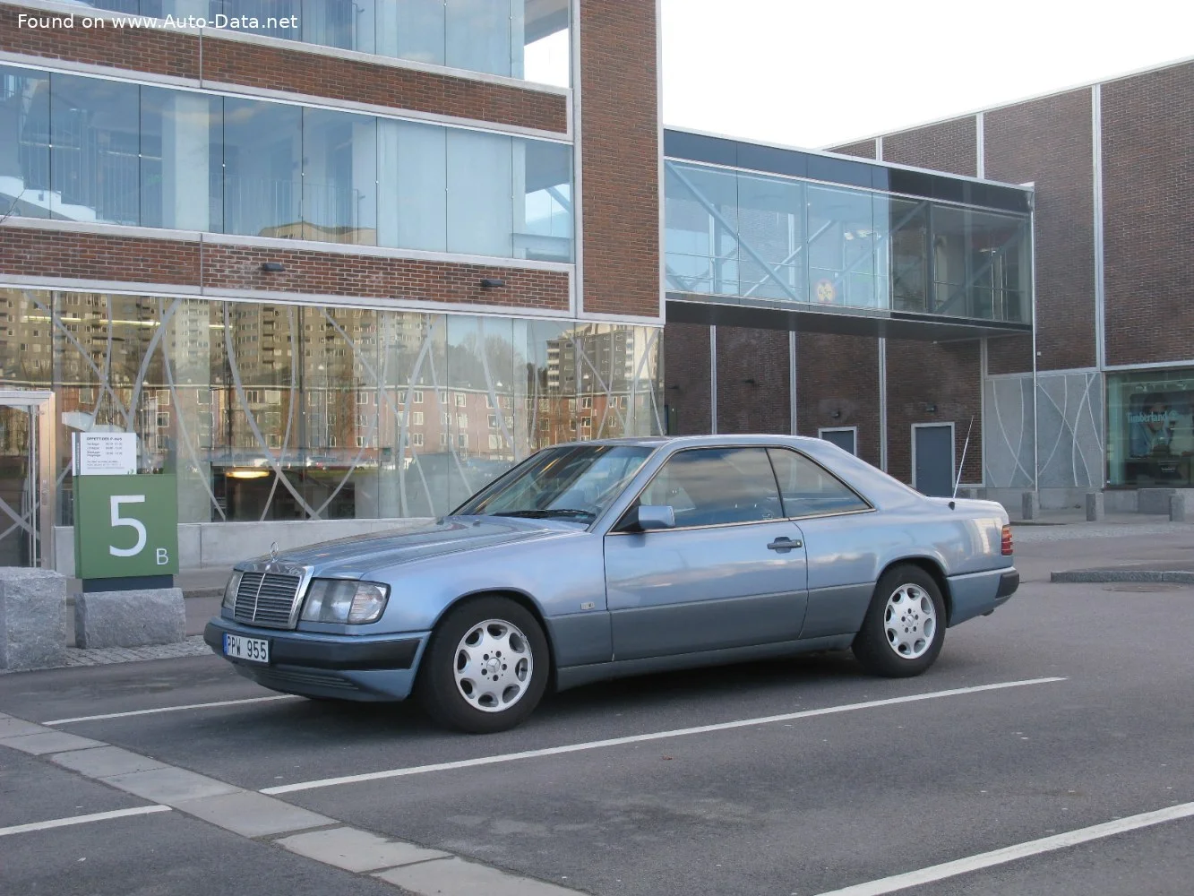 Mercedes-Benz W124 230 CE (132 Hp)1987 - 1989 thumbnail 4