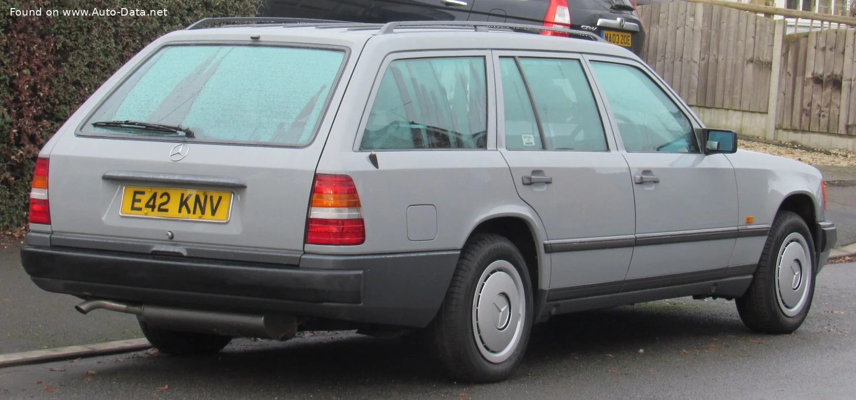 Mercedes-Benz W124 200 T (109 Hp)1985 - 1986 thumbnail 2