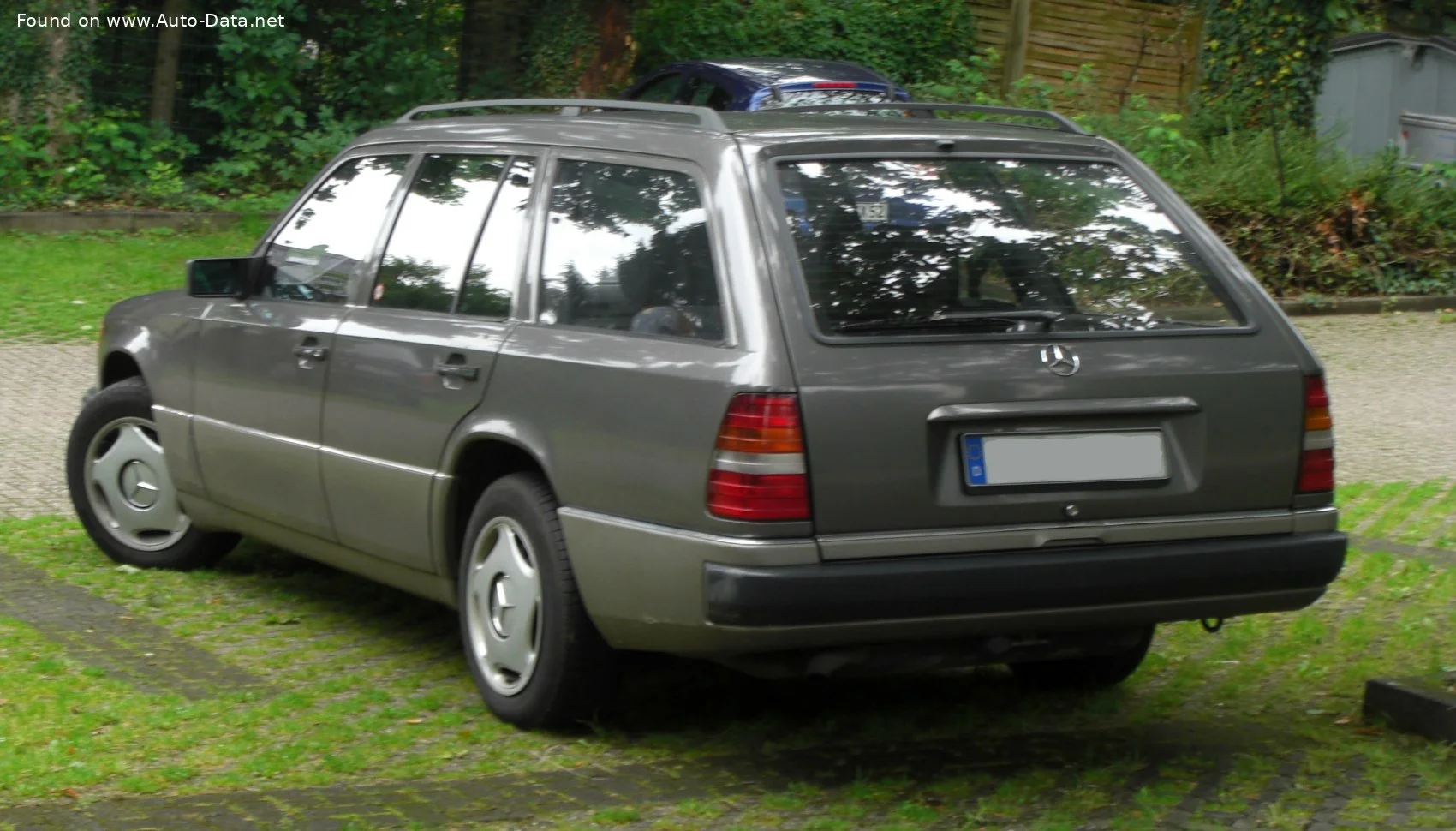 Mercedes-Benz W124 200 T (109 Hp)1985 - 1986 thumbnail 5