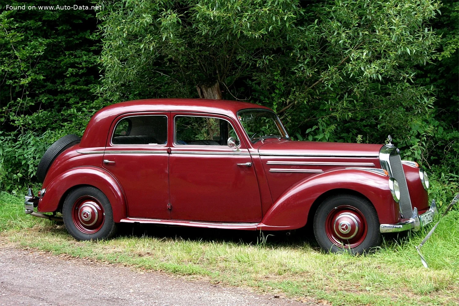 Mercedes-Benz W187 220 (80 Hp)1951 - 1954 thumbnail 2