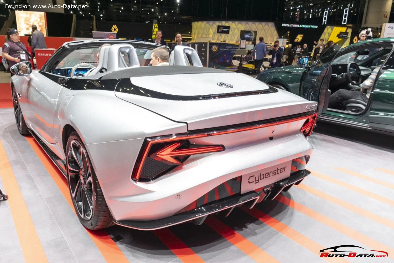 MG Cyberster 64 kWh (314 Hp) Electric2023 - thumbnail 11