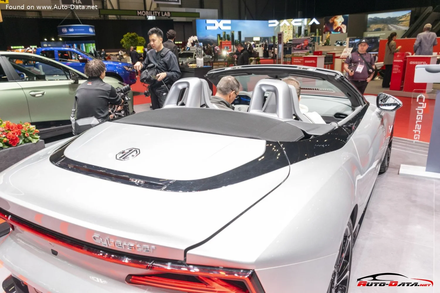 MG Cyberster 64 kWh (314 Hp) Electric2023 - thumbnail 13