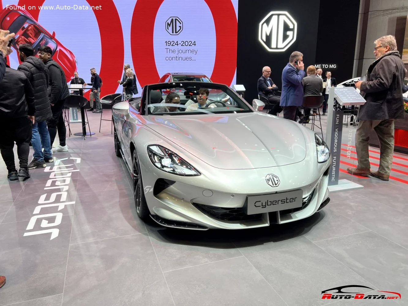 MG Cyberster 64 kWh (314 Hp) Electric2023 - thumbnail 17