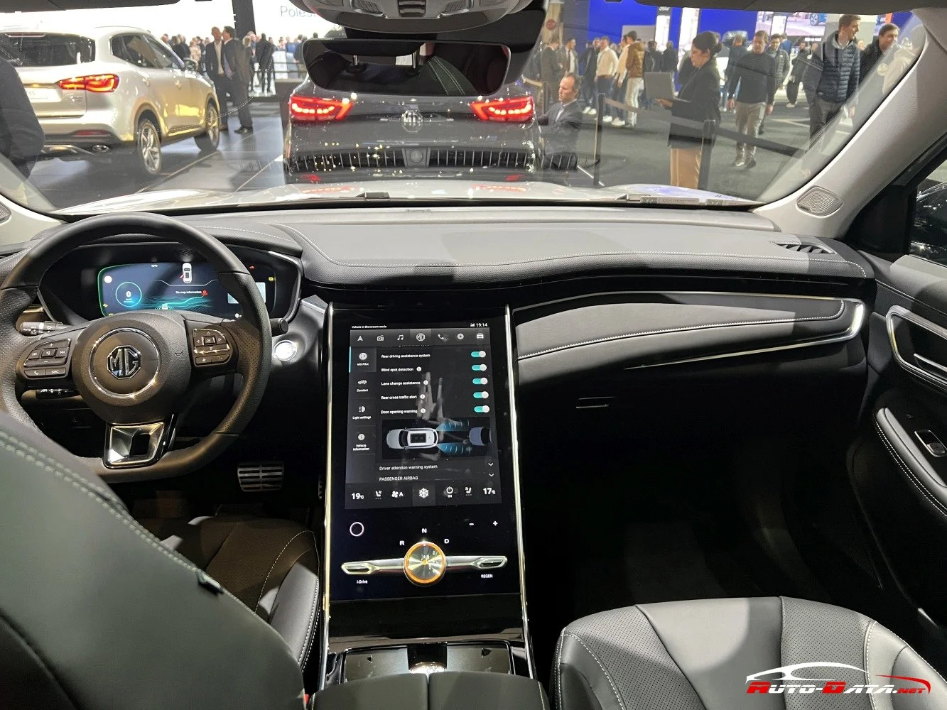 MG Marvel R 70 kWh (180 Hp) Electric2021 - thumbnail 15