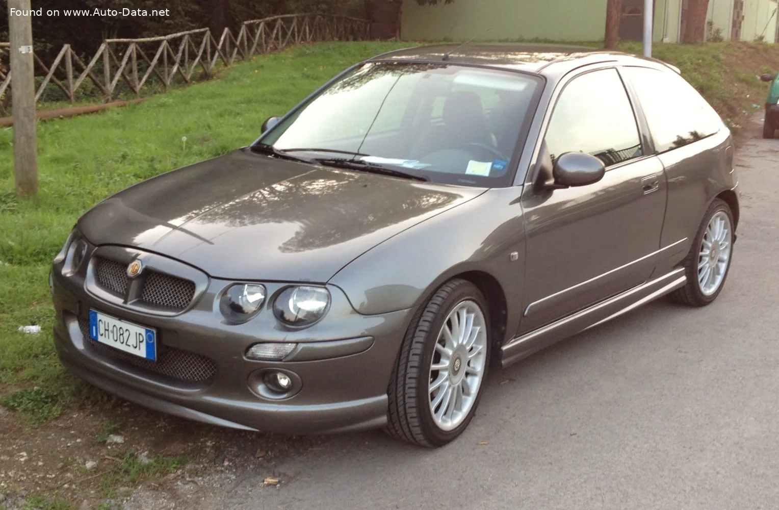 MG ZR 1.4 i 16V (103 Hp)2001 - 2003 thumbnail 3