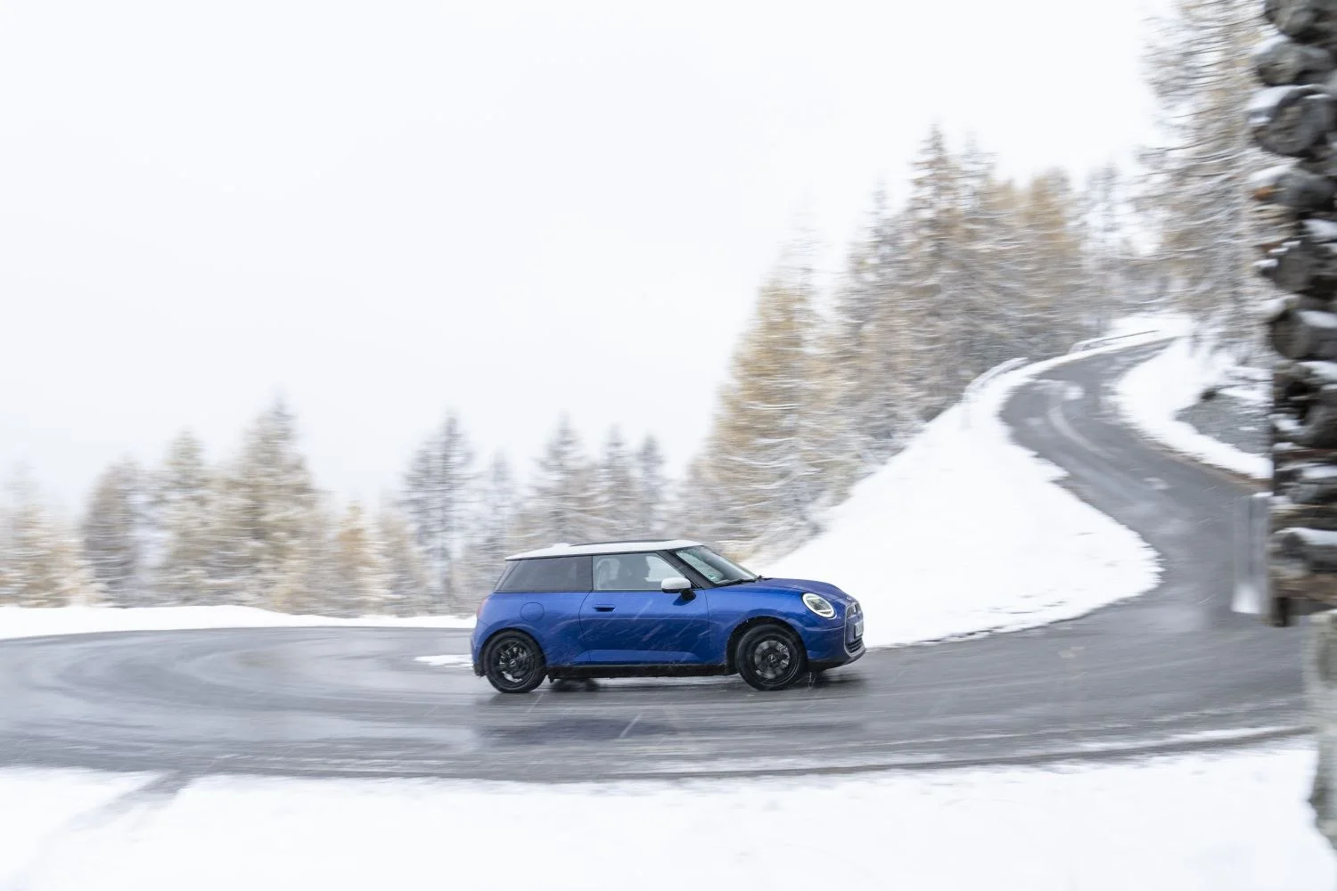 Mini Electric Cooper E 40.7 kWh (184 Hp)2024 - thumbnail 13