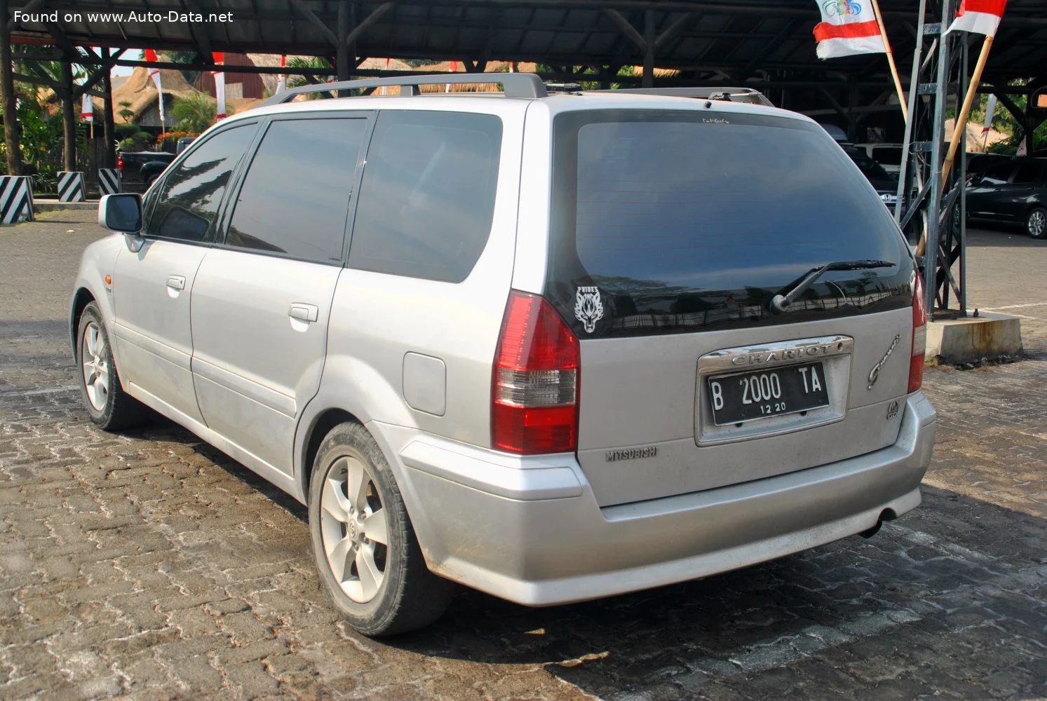 Mitsubishi Chariot 2.3 i 16V GDI (150 Hp)1997 - 2003 thumbnail 3