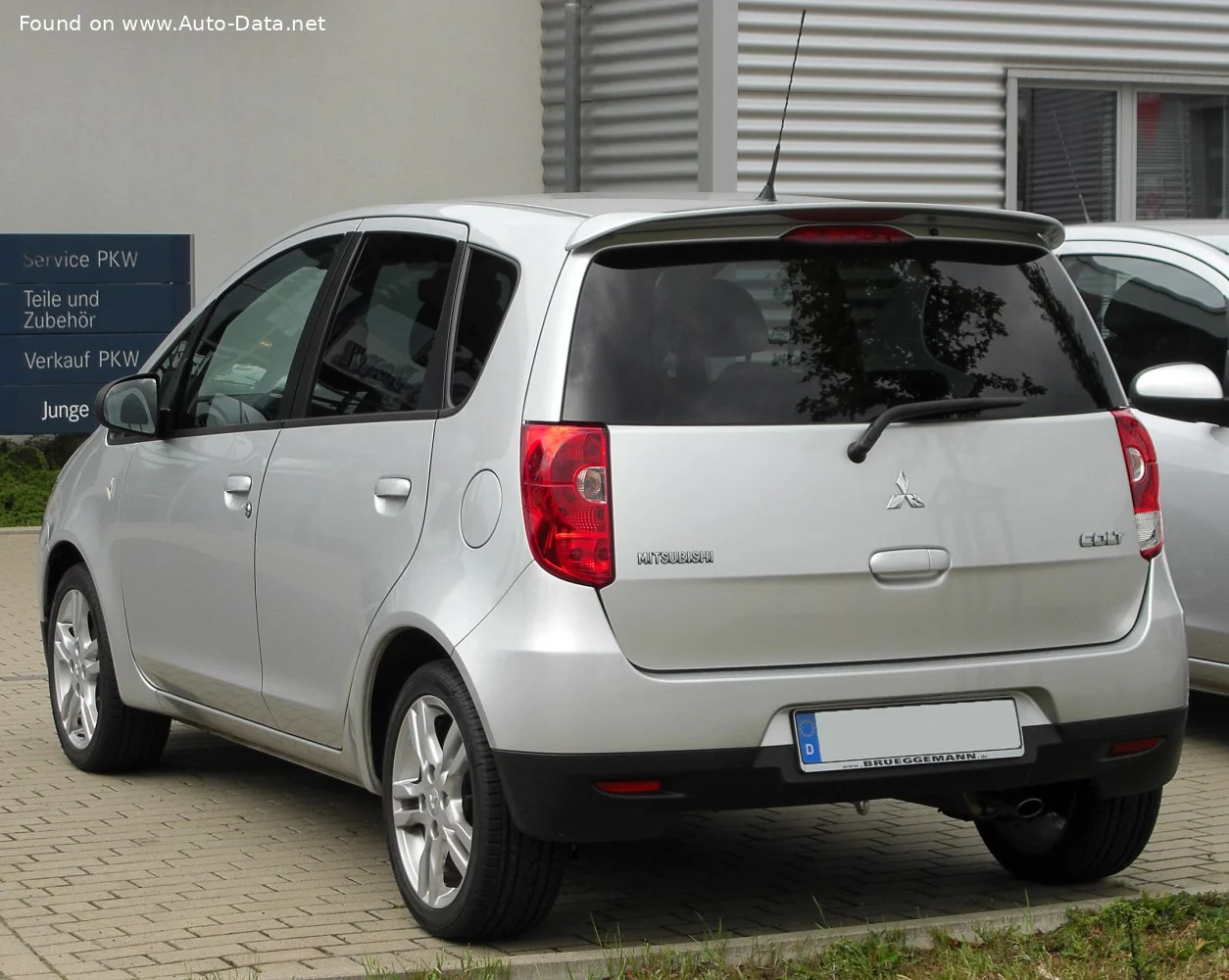 Mitsubishi Colt 1.1 MPI (75 Hp)2008 - 2010 thumbnail 4
