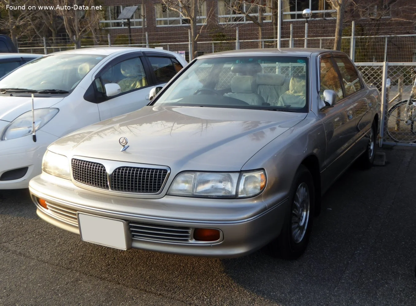Mitsubishi Debonair modeli