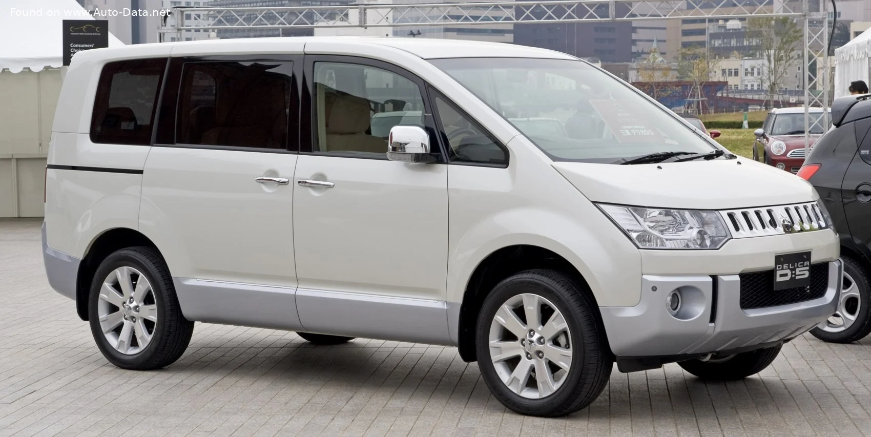 Mitsubishi Delica 2.4 (170 Hp)2007 - 2018 - 1