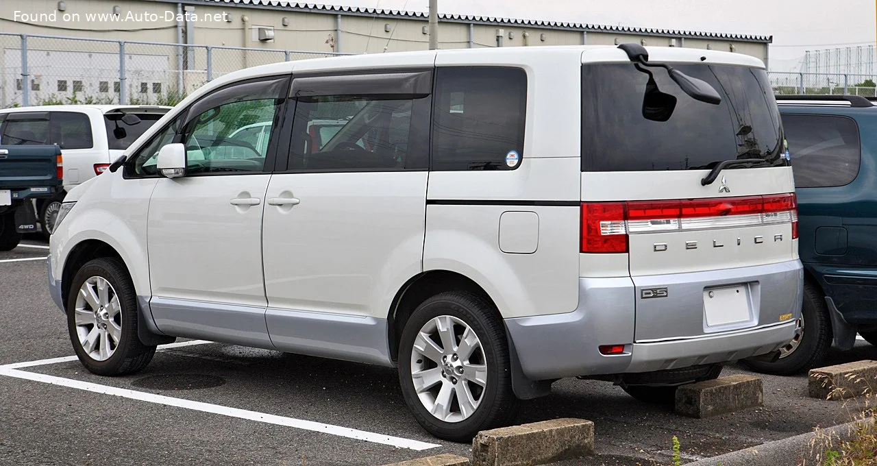 Mitsubishi Delica 2.4 (170 Hp)2007 - 2018 thumbnail 4