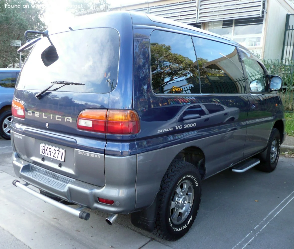 Mitsubishi Delica 1.8 4WD (95 Hp)1999 - 2006 thumbnail 3