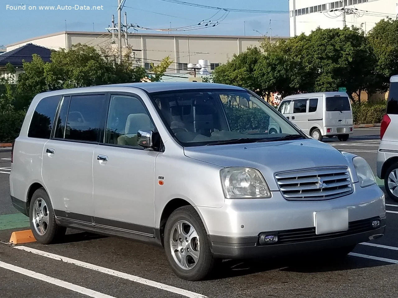 Mitsubishi Dion 1.8 GDI (165 Hp)2002 - 2006 thumbnail 4