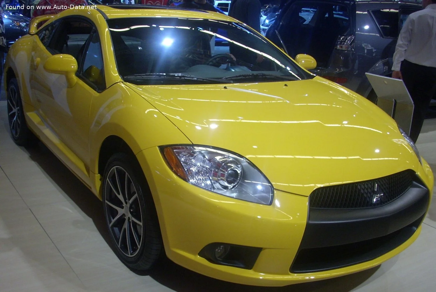 Mitsubishi Eclipse 2.4L (162 Hp)2009 - 2011 thumbnail 2