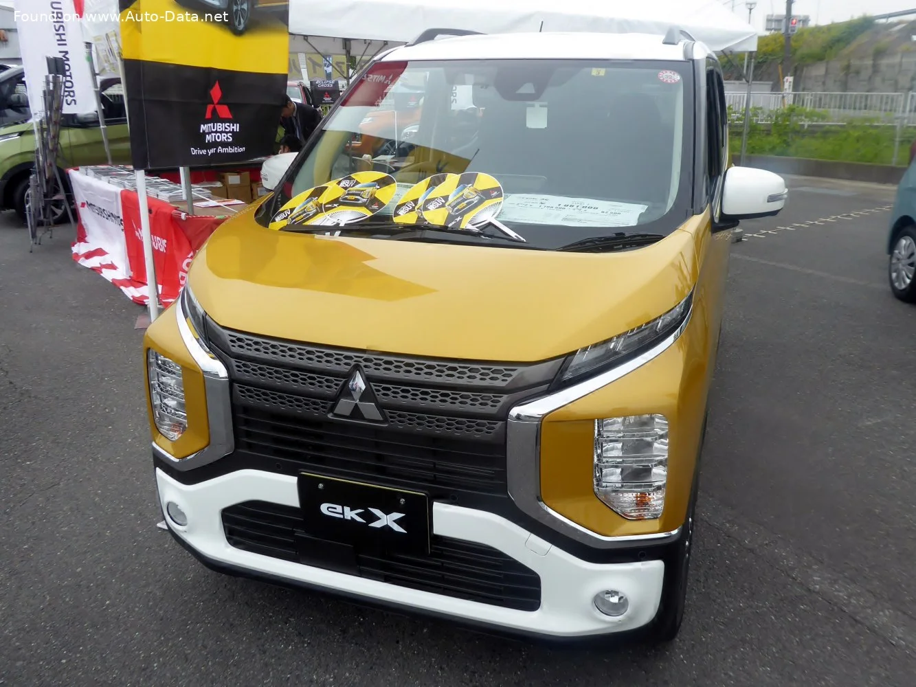 Mitsubishi eK X 0.7 (52 Hp) 4WD Hybrid CVT2019 - - 1
