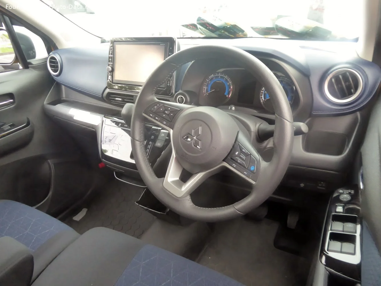 Mitsubishi eK X 0.7 (52 Hp) 4WD Hybrid CVT2019 - thumbnail 3