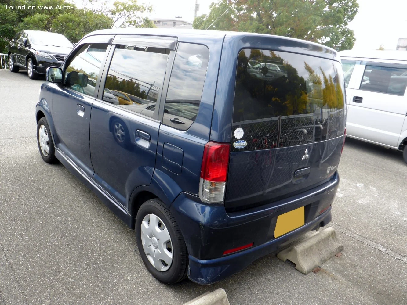 Mitsubishi eK 0.7 i 12V (50 Hp)2001 - 2006 thumbnail 3