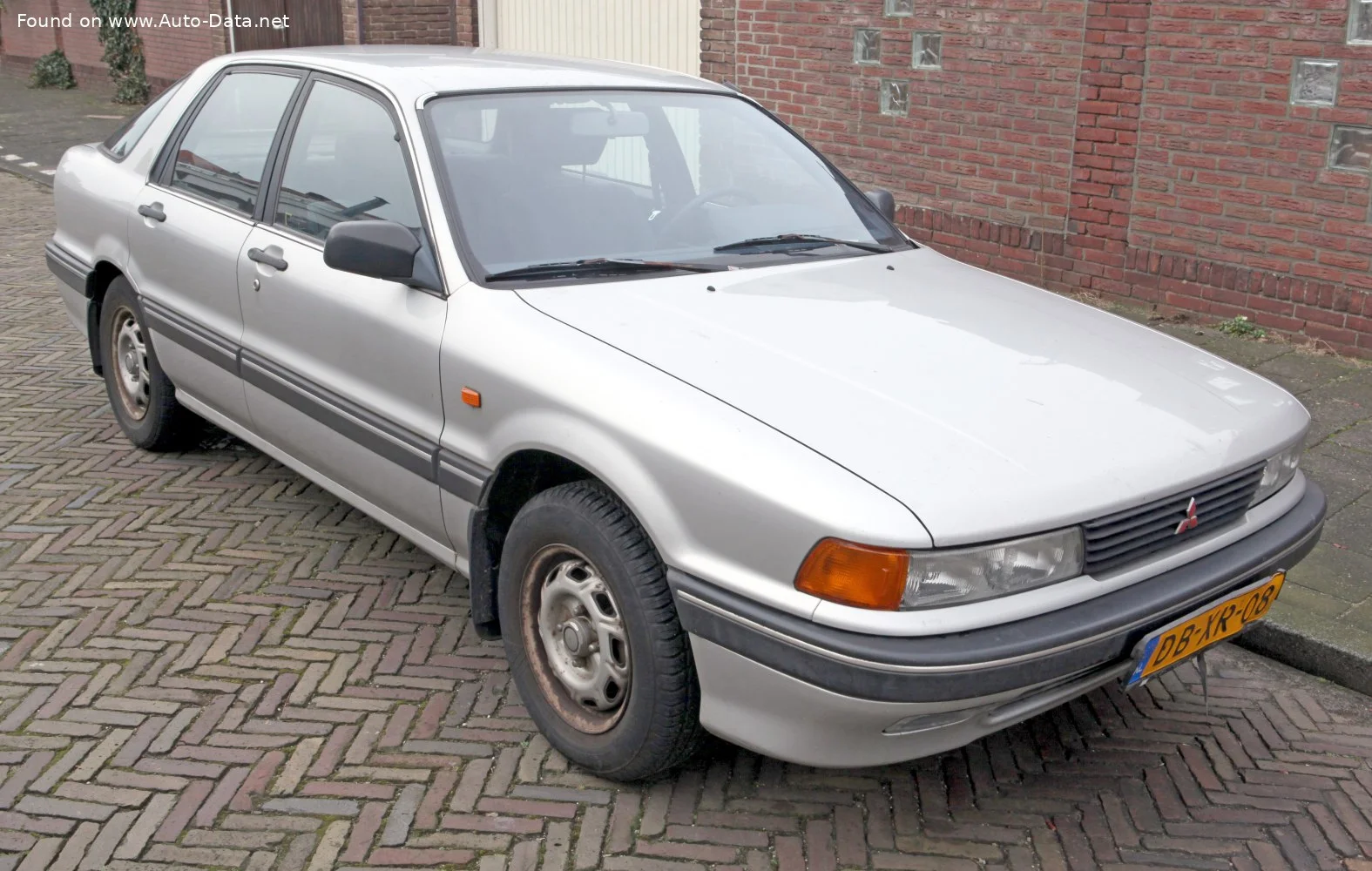 Mitsubishi Galant 1.8 (E32A) (86 Hp)1987 - 1990 - 1