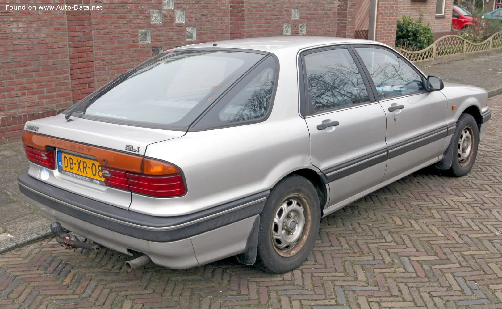 Mitsubishi Galant 1.8 (E32A) (86 Hp)1987 - 1990 thumbnail 2