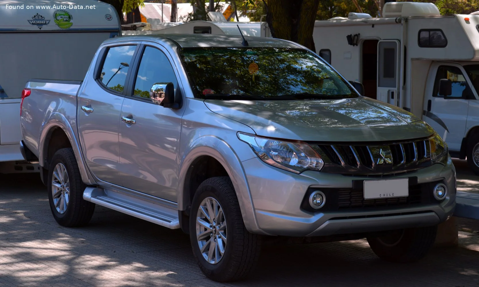 Mitsubishi L200 2.4d (154 Hp) 4WD2015 - 2018 thumbnail 3