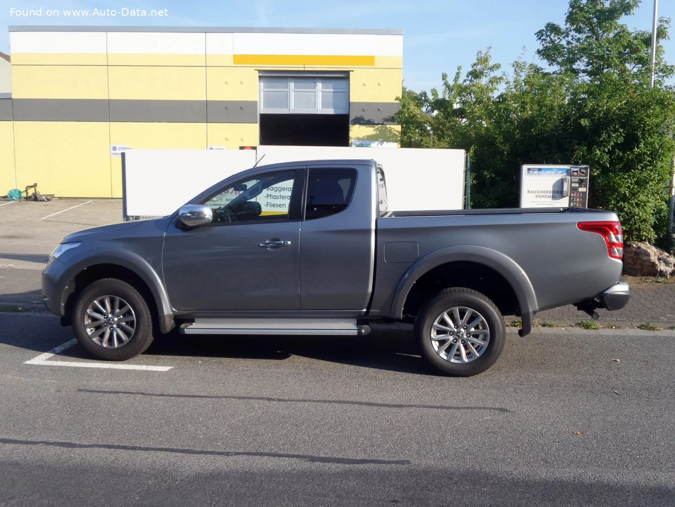 Mitsubishi L200 2.4d (154 Hp) 4WD2015 - 2018 thumbnail 3