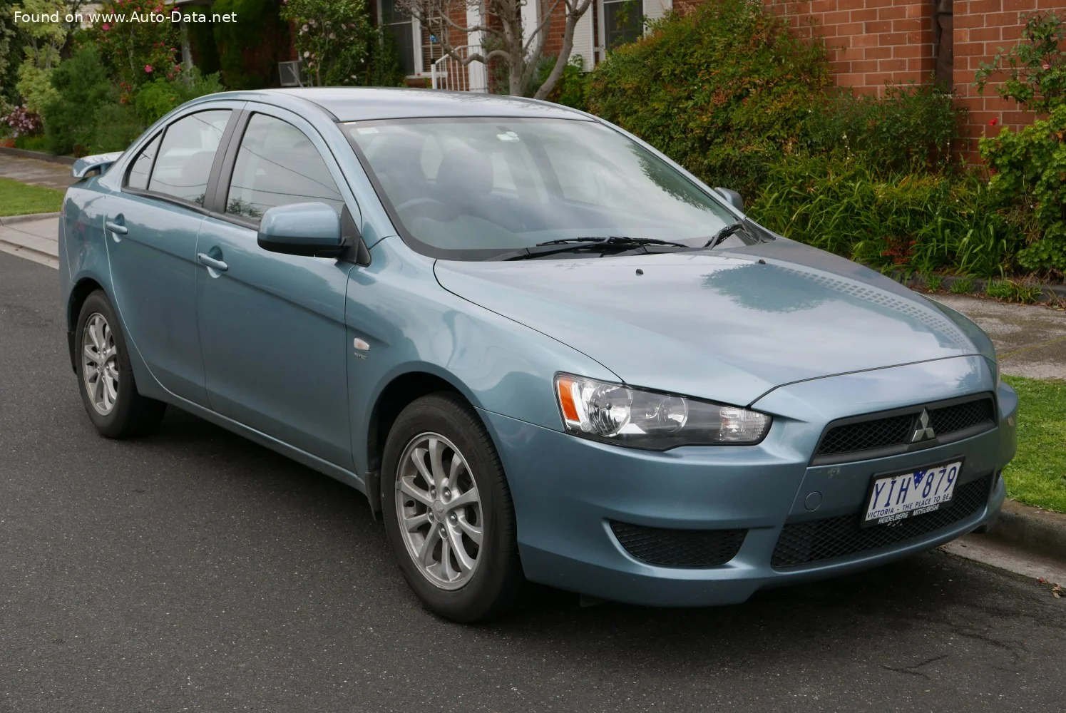 Mitsubishi Lancer 1.5i (109 Hp)2009 - 2010 thumbnail 3