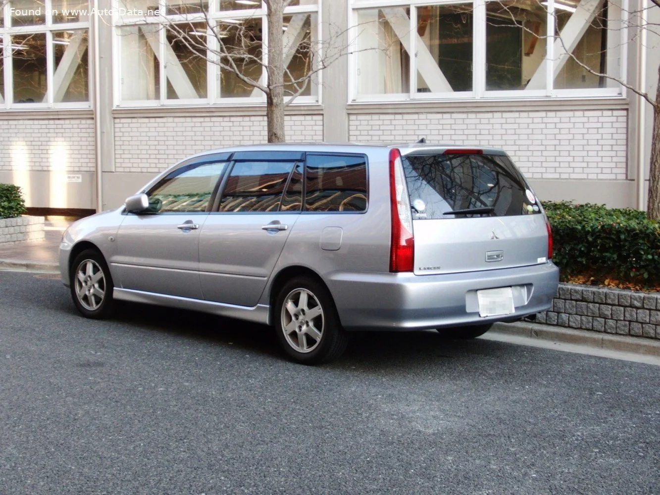 Mitsubishi Lancer 1.6 i 16V (98 Hp)2003 - 2009 thumbnail 2