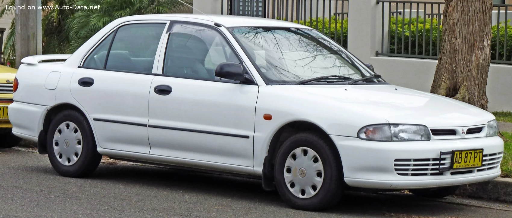 Mitsubishi Lancer 1.3 (75 Hp)1992 - 1996 - 1