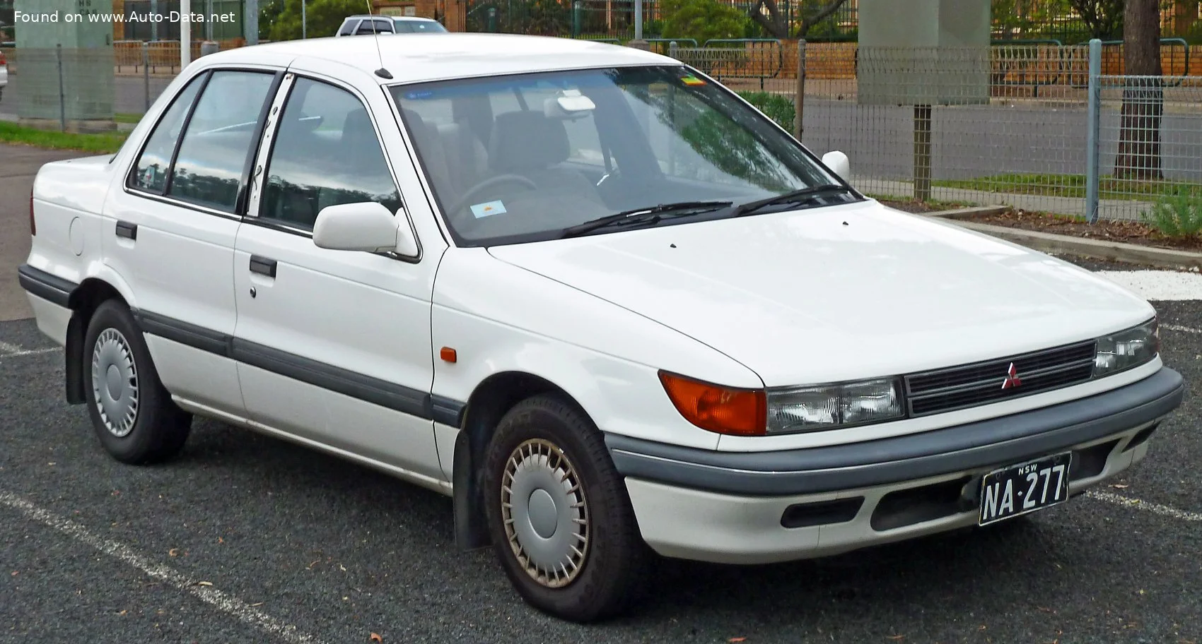 Mitsubishi Lancer 1.3 12V (75 Hp)1992 - 1994 - 1