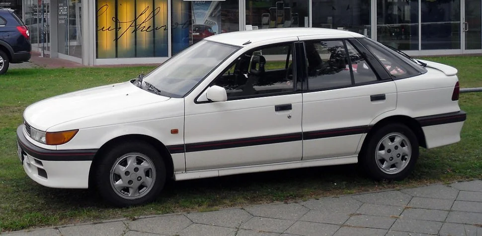 Mitsubishi Lancer 1.3 12V (75 Hp)1992 - 1994 thumbnail 4