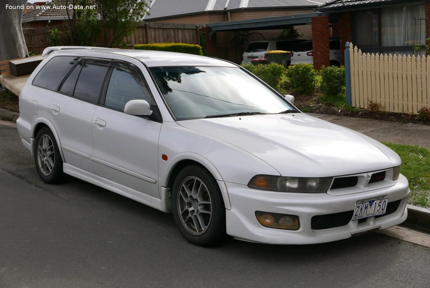 Mitsubishi Legnum modeli