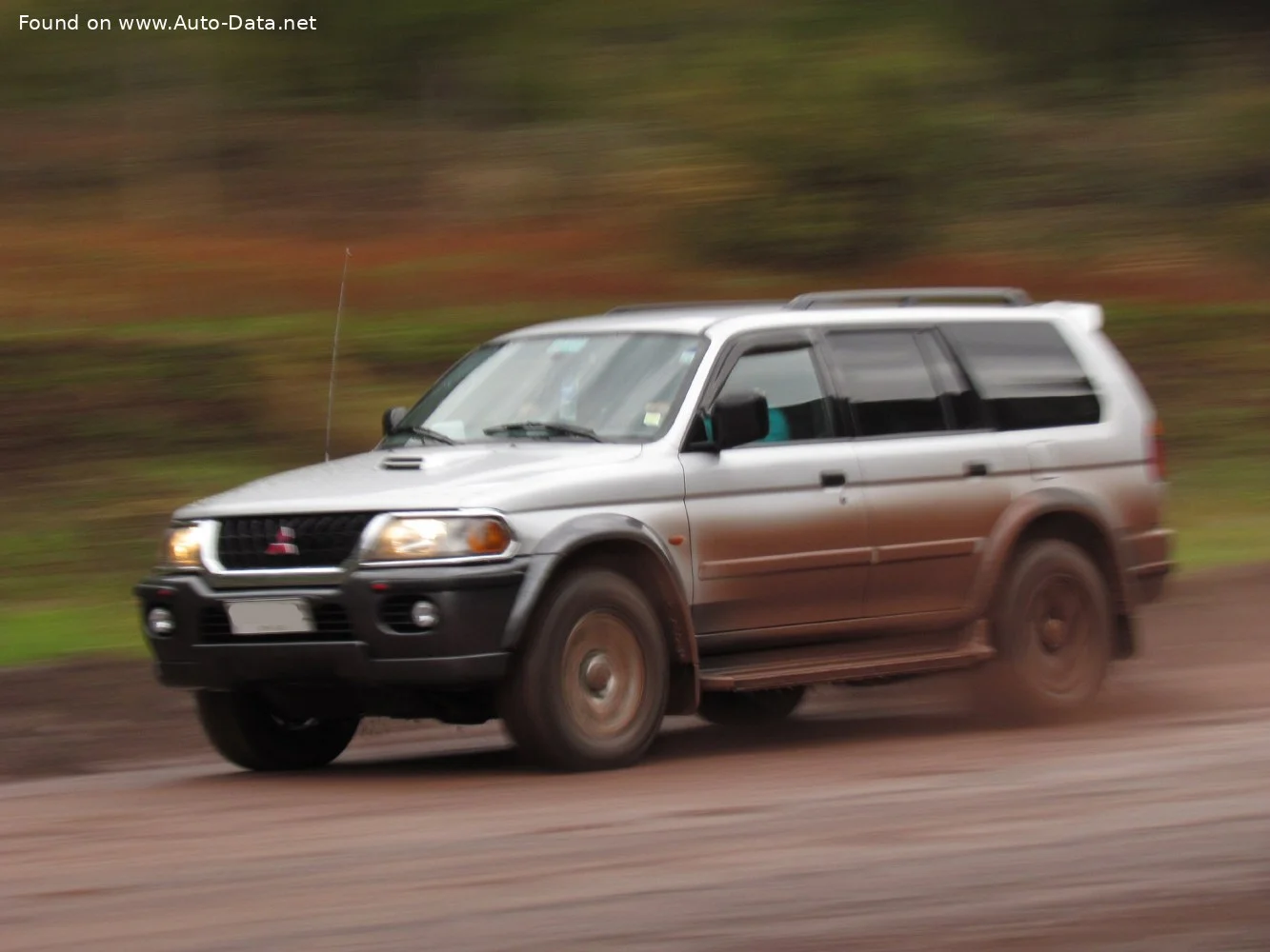 Mitsubishi Montero Sport 2.5 TD (115 Hp)2000 - 2006 - 1