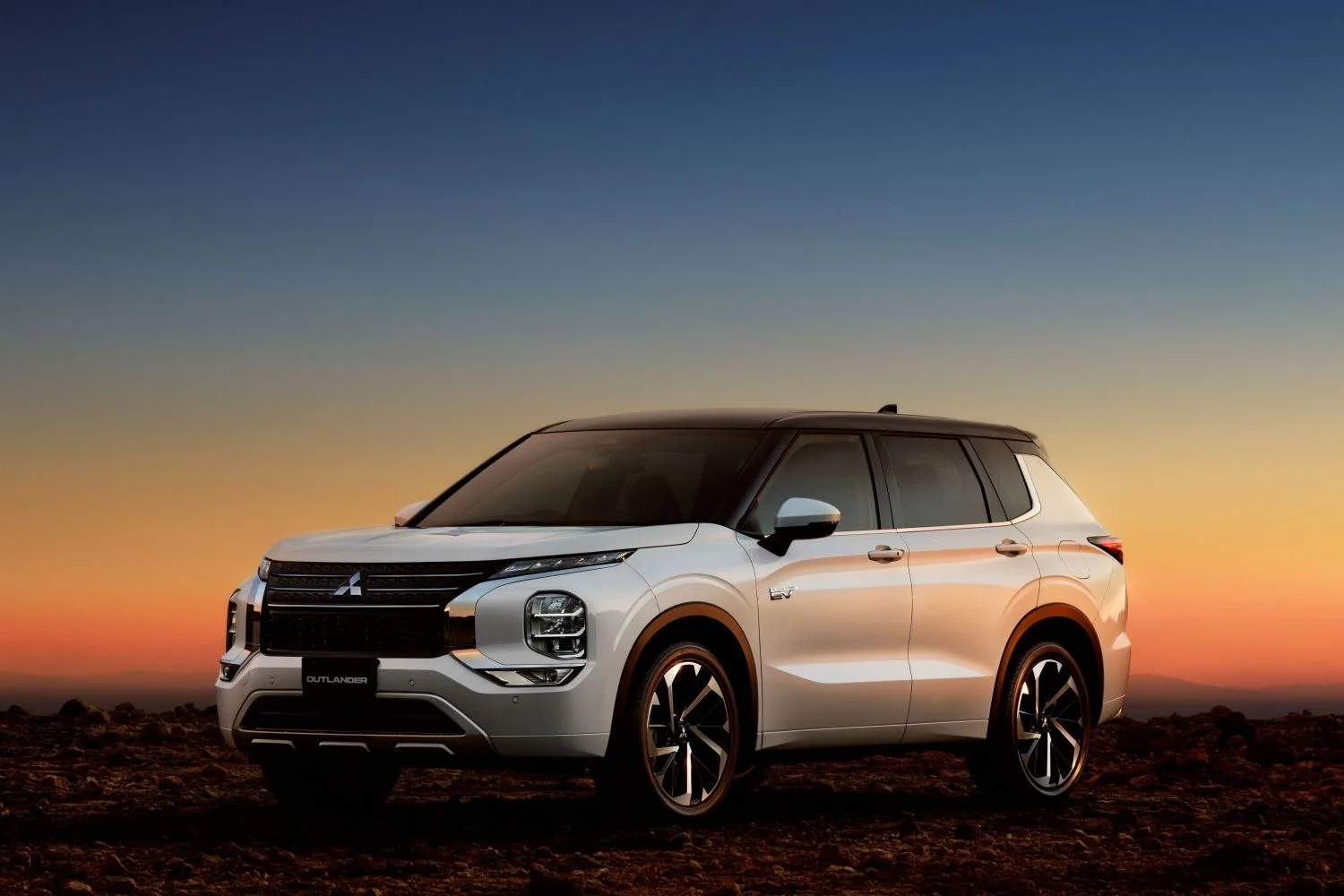 Mitsubishi Outlander 2.4 MIVEC (306 Hp) Plug-in Hybrid 4WD Automatic2024 - thumbnail 14