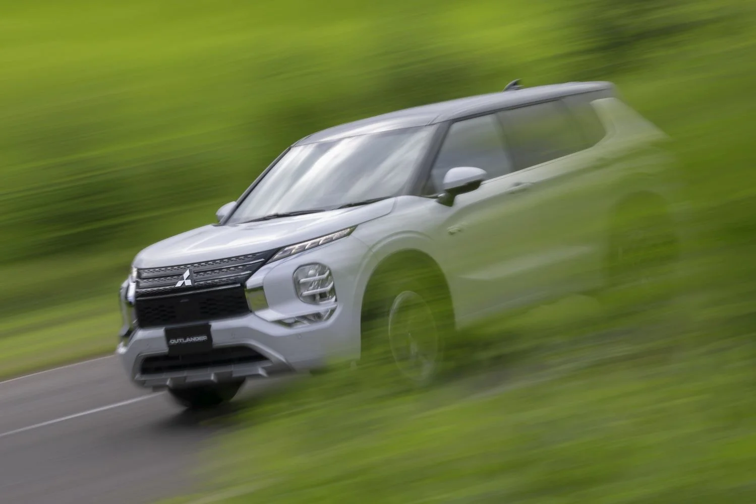 Mitsubishi Outlander 2.4 MIVEC (306 Hp) Plug-in Hybrid 4WD Automatic2024 - thumbnail 17