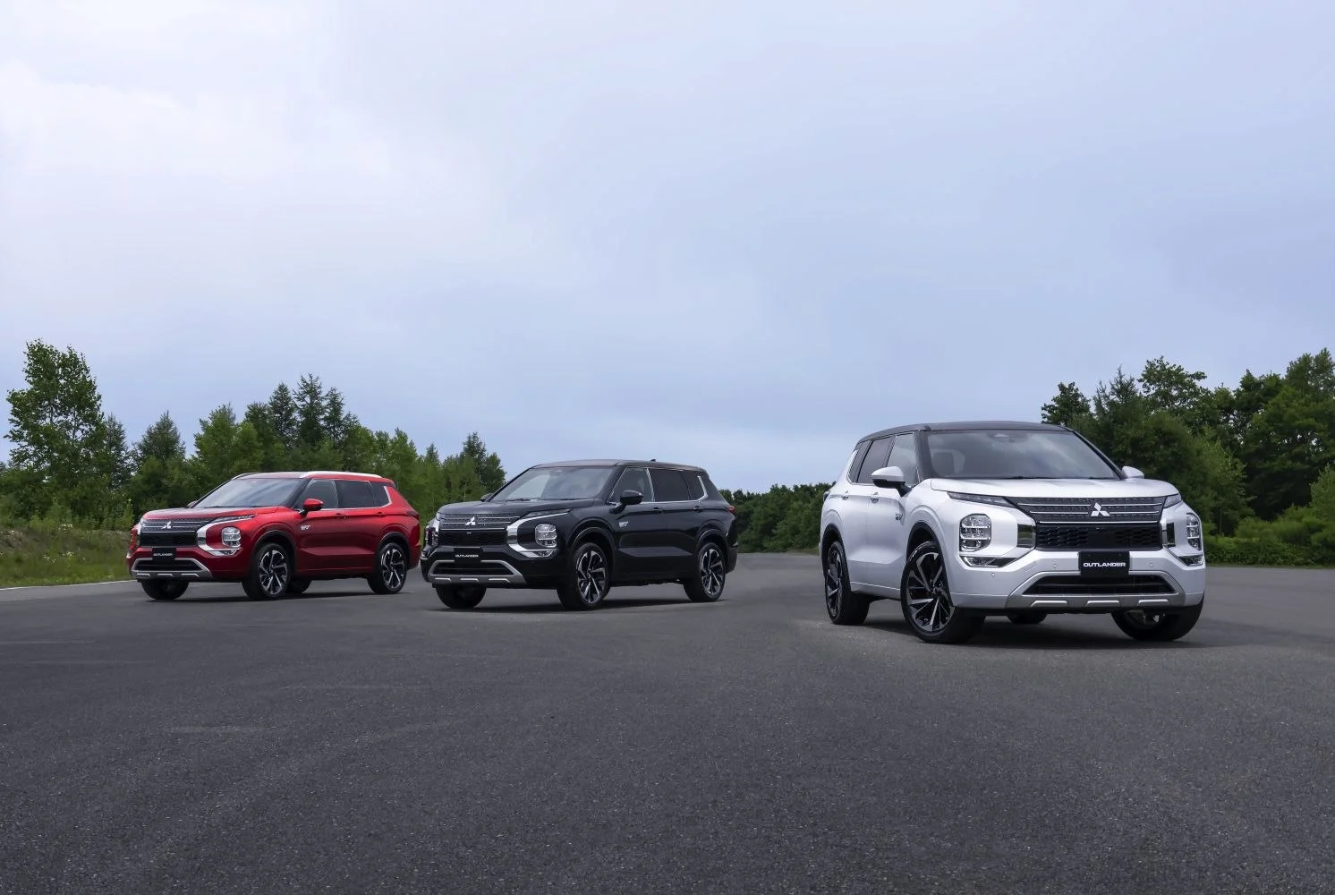 Mitsubishi Outlander 2.4 MIVEC (306 Hp) Plug-in Hybrid 4WD Automatic2024 - thumbnail 9