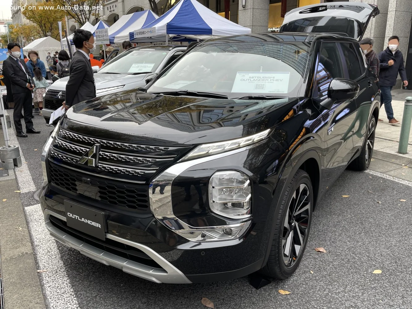 Mitsubishi Outlander 2.4 MIVEC (252 Hp) Plug-in Hybrid 4WD2021 - 2024 thumbnail 3