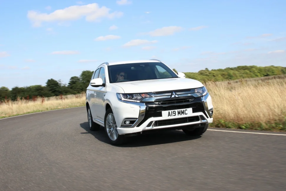 Mitsubishi Outlander 2.0 MIVEC (150 Hp) 4WD CVT2019 - 2021 - 1