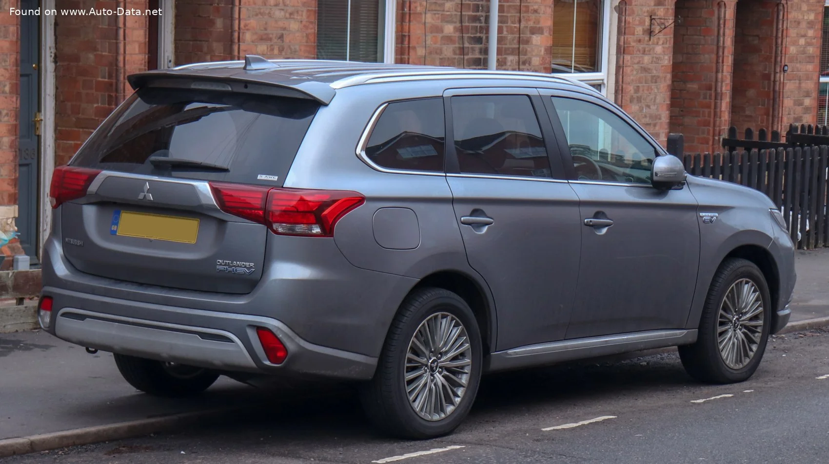 Mitsubishi Outlander 2.0 MIVEC (150 Hp) 4WD CVT2019 - 2021 thumbnail 12