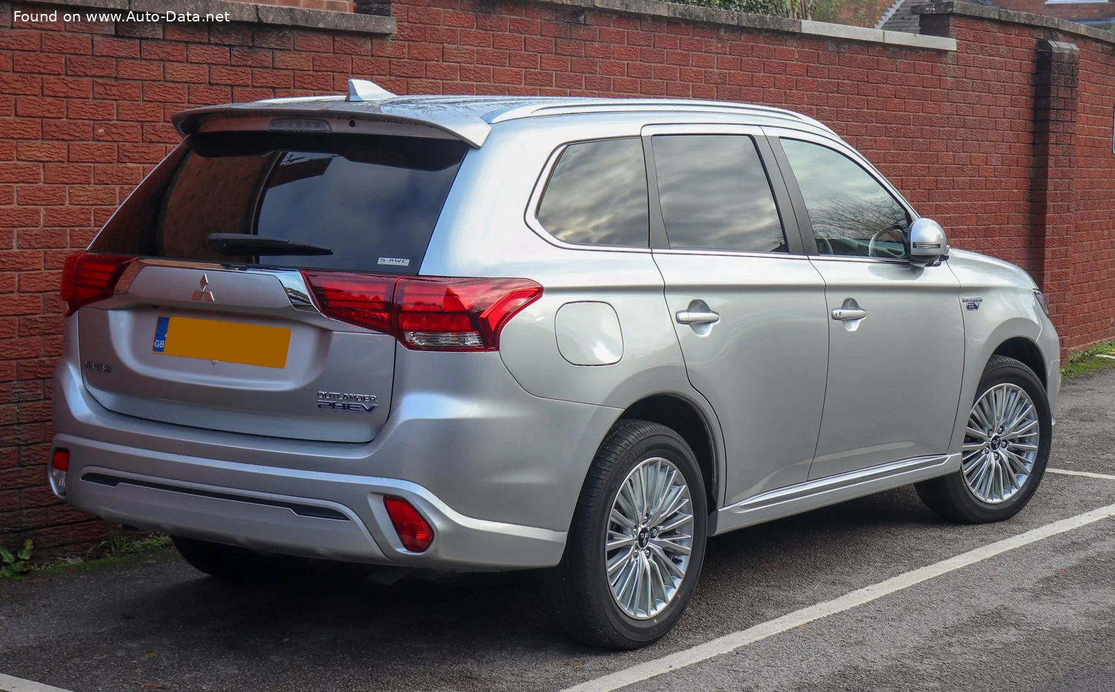 Mitsubishi Outlander 2.0 MIVEC (150 Hp) 4WD CVT2019 - 2021 thumbnail 14