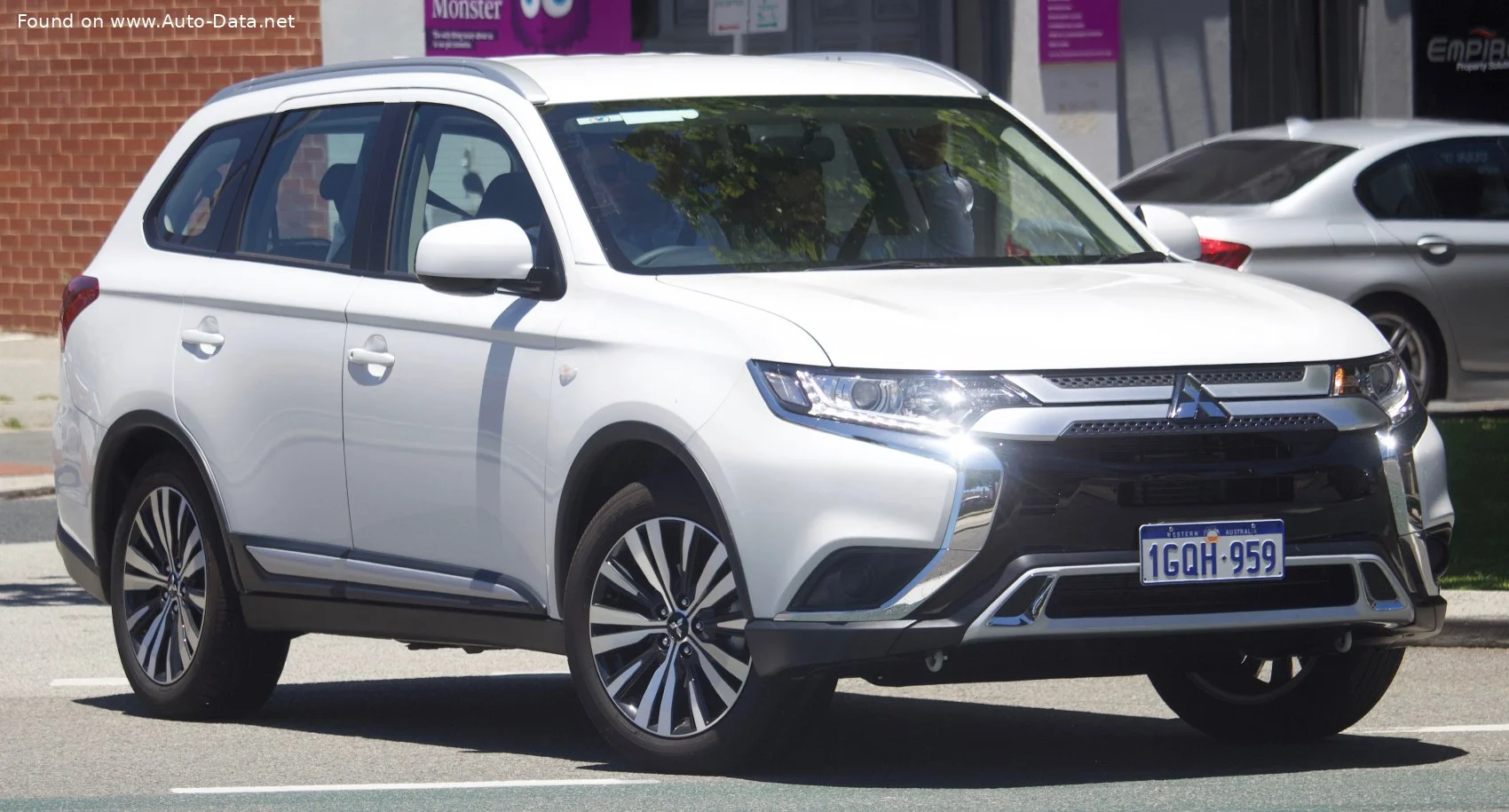 Mitsubishi Outlander 2.0 MIVEC (150 Hp) 4WD CVT2019 - 2021 thumbnail 6