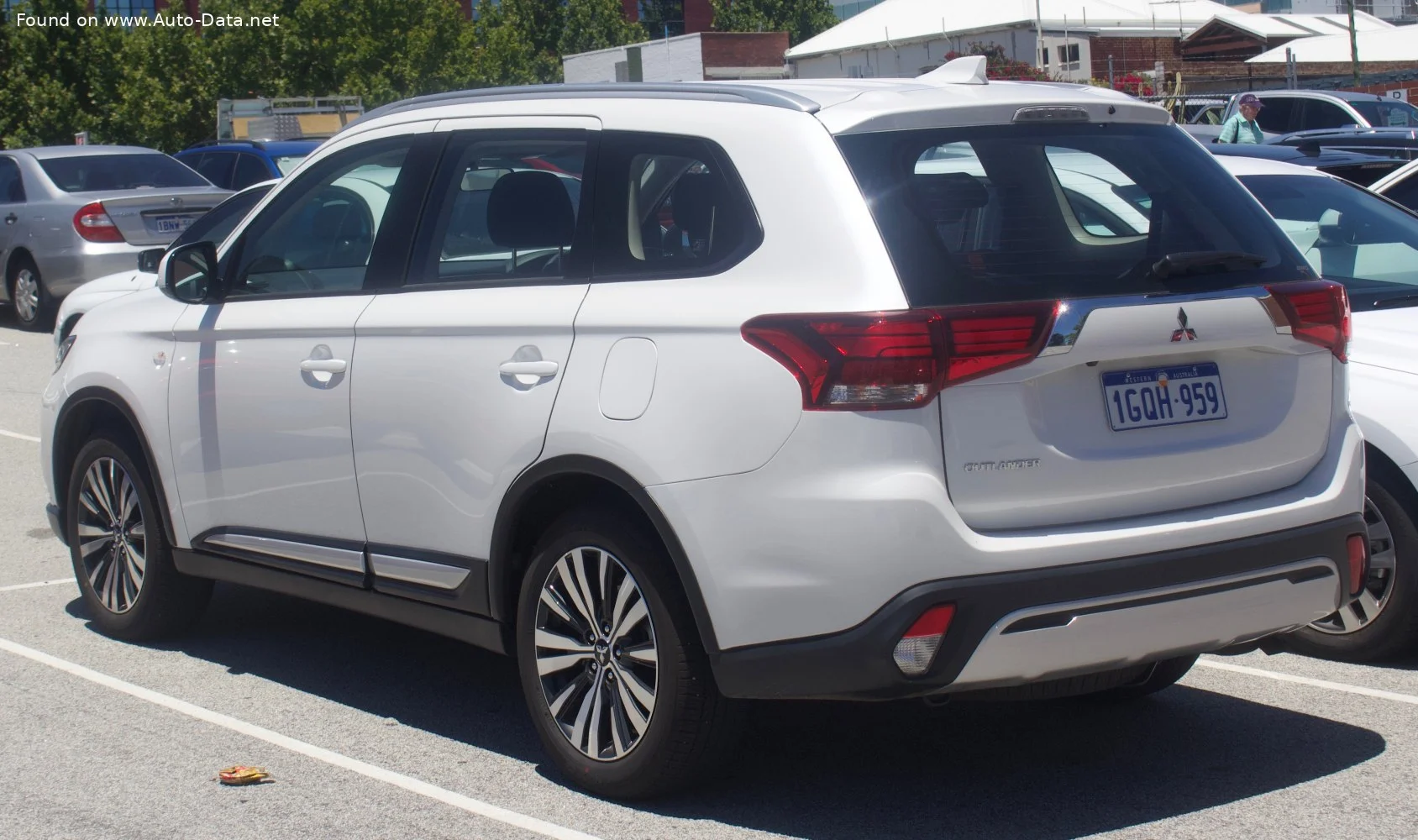 Mitsubishi Outlander 2.0 MIVEC (150 Hp) 4WD CVT2019 - 2021 thumbnail 7