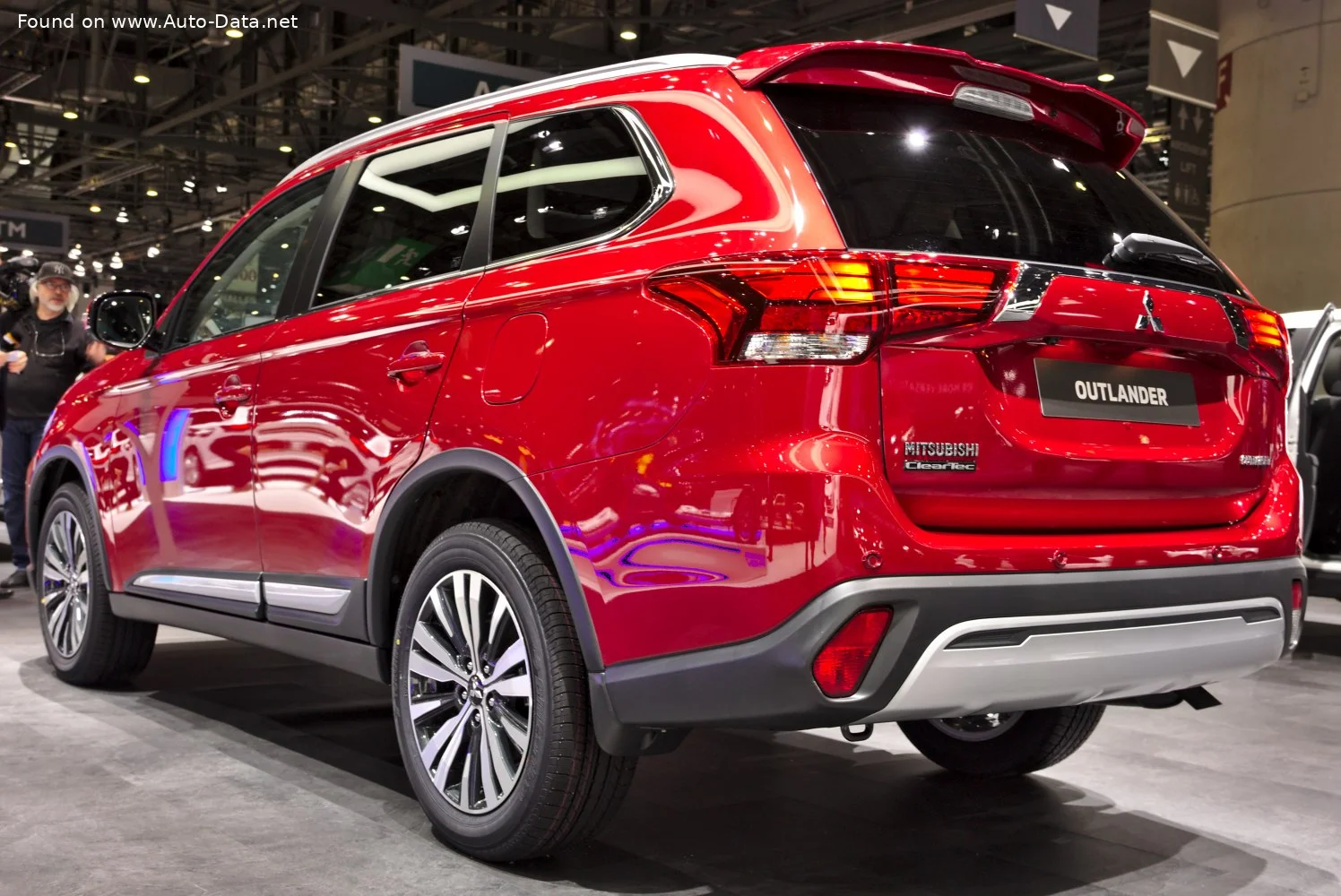 Mitsubishi Outlander 2.0 MIVEC (150 Hp) 4WD CVT2019 - 2021 thumbnail 10