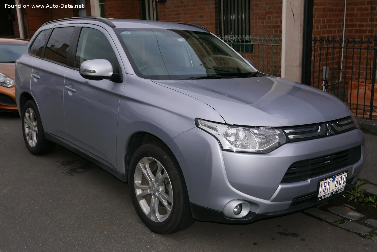 Mitsubishi Outlander 2.0 MIVEC (150 Hp) 2WD2012 - 2015 thumbnail 6