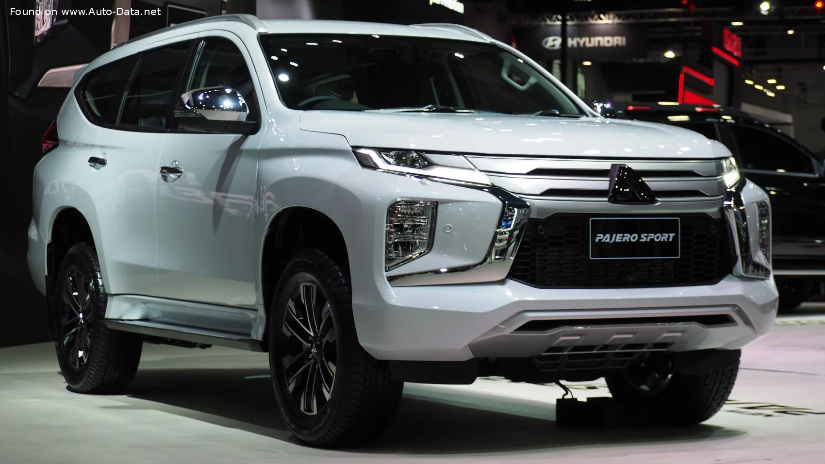 Mitsubishi Pajero Sport modeli