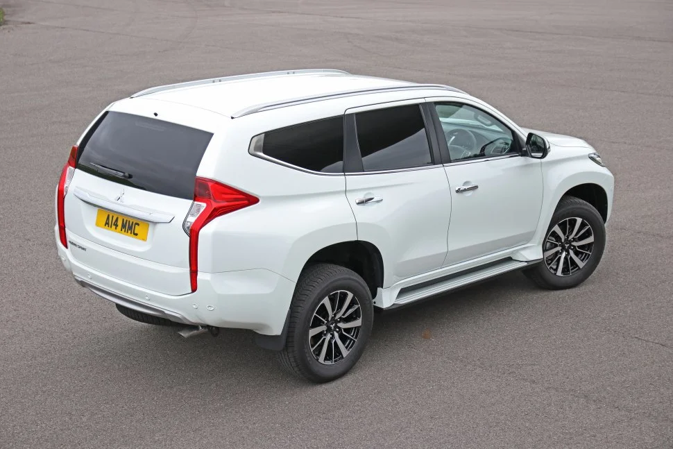 Mitsubishi Pajero Sport 2.4 DI-D (181 Hp)2016 - 2019 thumbnail 2